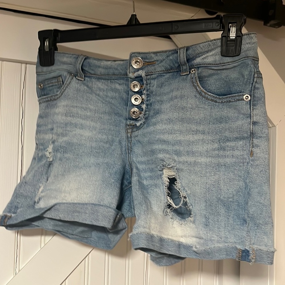 Maurices light blue Denim jean shorts.